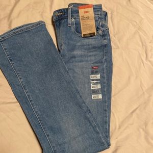 Levis Womens 25x30 never worn